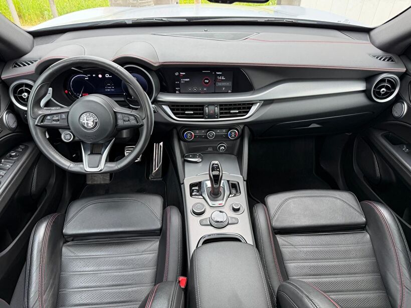 2023 Benzin Otomatik Alfa Romeo Stelvio Gri Turmak Turizm Ticaret Ve San. Ltd. Şti.