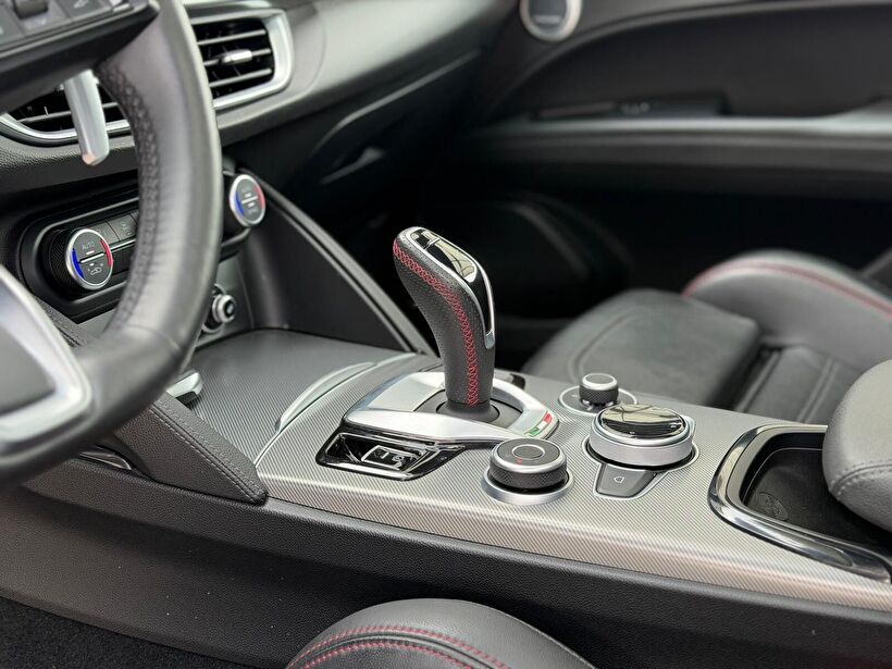 2023 Benzin Otomatik Alfa Romeo Stelvio Gri Turmak Turizm Ticaret Ve San. Ltd. Şti.