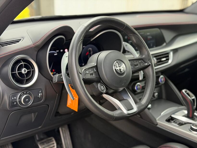 2023 Benzin Otomatik Alfa Romeo Stelvio Gri Turmak Turizm Ticaret Ve San. Ltd. Şti.