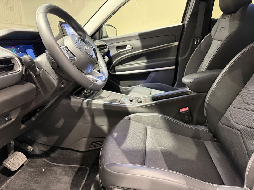 2024 Benzin Otomatik Jeep Avenger Hybrid Siyah Turmak Turizm Ticaret Ve San. Ltd. Şti.