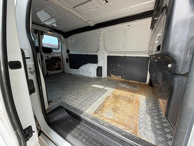 2023 Dizel Manuel Opel Vivaro Beyaz Turmak Turizm Ticaret Ve San. Ltd. Şti.