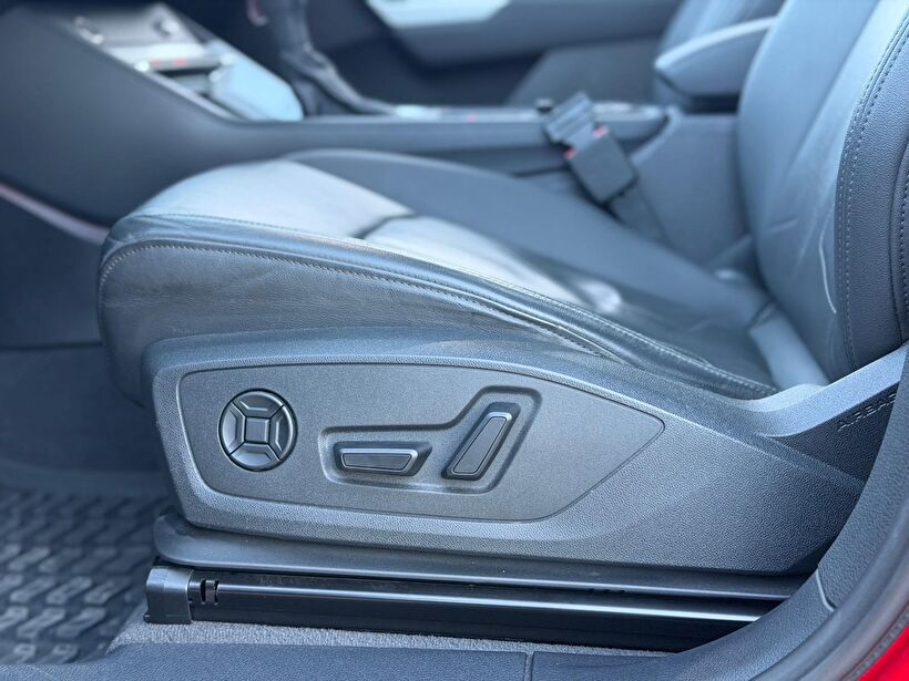 2023 Benzin Otomatik Audi Q3 Kırmızı Turmak Turizm Ticaret Ve San. Ltd. Şti.