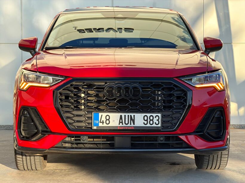 2023 Benzin Otomatik Audi Q3 Kırmızı Turmak Turizm Ticaret Ve San. Ltd. Şti.