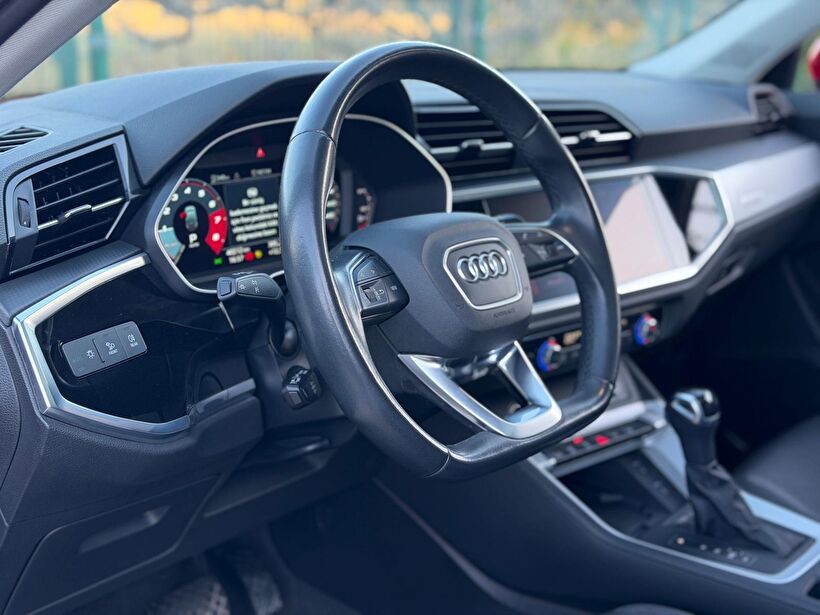 2023 Benzin Otomatik Audi Q3 Kırmızı Turmak Turizm Ticaret Ve San. Ltd. Şti.