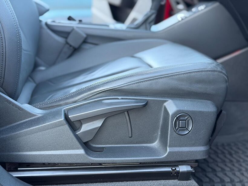 2023 Benzin Otomatik Audi Q3 Kırmızı Turmak Turizm Ticaret Ve San. Ltd. Şti.