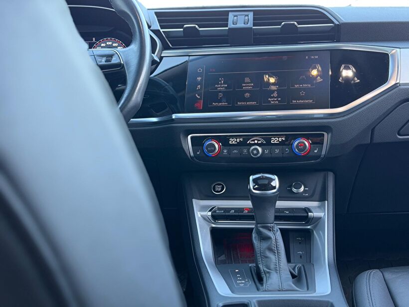 2023 Benzin Otomatik Audi Q3 Kırmızı Turmak Turizm Ticaret Ve San. Ltd. Şti.