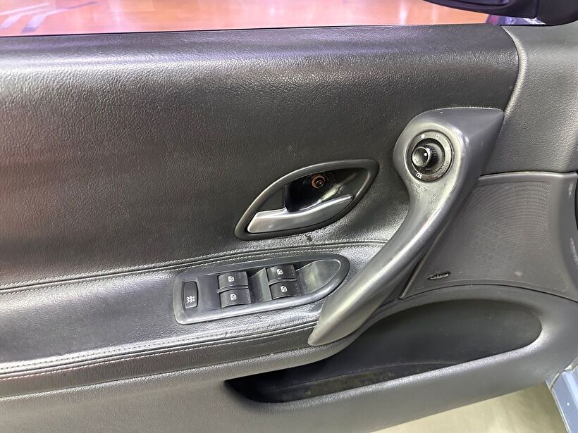 2005 Benzin Manuel Renault Laguna Mavi Polat Araç Dizayn Otomotiv İnşaat Sanayi Ve Ticaret Limited Şirketi