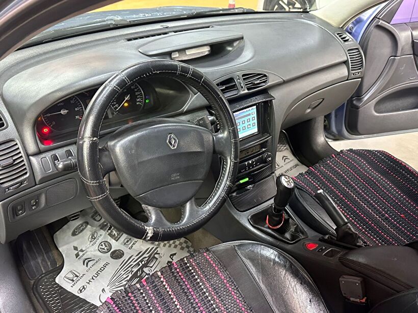 2005 Benzin Manuel Renault Laguna Mavi Polat Araç Dizayn Otomotiv İnşaat Sanayi Ve Ticaret Limited Şirketi