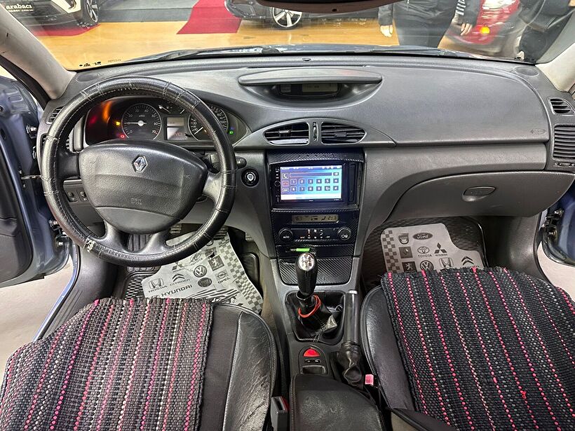 2005 Benzin Manuel Renault Laguna Mavi Polat Araç Dizayn Otomotiv İnşaat Sanayi Ve Ticaret Limited Şirketi