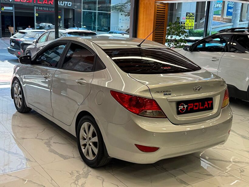 2013 Dizel Otomatik Hyundai Accent Blue Gümüş Gri Polat Araç Dizayn Otomotiv İnşaat Sanayi Ve Ticaret Limited Şirketi