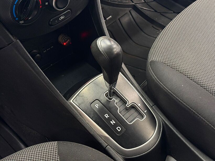 2013 Dizel Otomatik Hyundai Accent Blue Gümüş Gri Polat Araç Dizayn Otomotiv İnşaat Sanayi Ve Ticaret Limited Şirketi