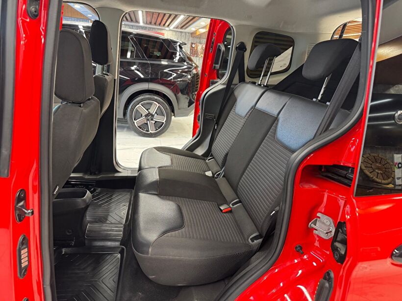 2022 Dizel Manuel Ford Tourneo Courier Kırmızı Polat Araç Dizayn Otomotiv İnşaat Sanayi Ve Ticaret Limited Şirketi