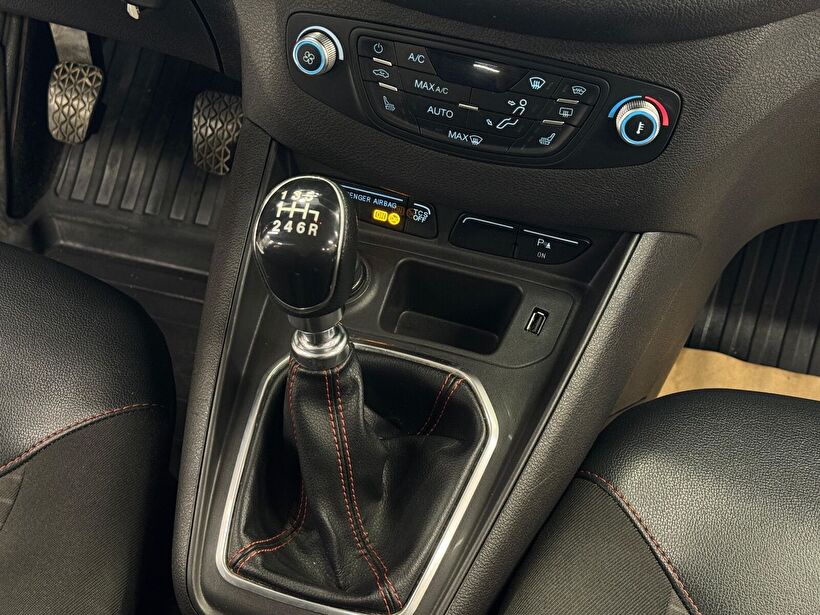 2022 Dizel Manuel Ford Tourneo Courier Kırmızı Polat Araç Dizayn Otomotiv İnşaat Sanayi Ve Ticaret Limited Şirketi