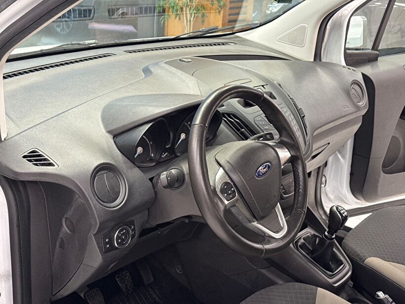 2022 Dizel Manuel Ford Tourneo Courier Beyaz Polat Araç Dizayn Otomotiv İnşaat Sanayi Ve Ticaret Limited Şirketi