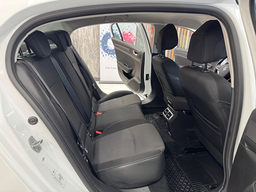 2024 Dizel Otomatik Renault Megane Beyaz Polat Araç Dizayn Otomotiv İnşaat Sanayi Ve Ticaret Limited Şirketi