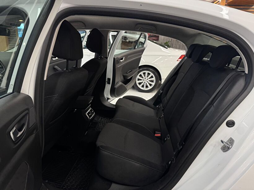 2024 Dizel Otomatik Renault Megane Beyaz Polat Araç Dizayn Otomotiv İnşaat Sanayi Ve Ticaret Limited Şirketi