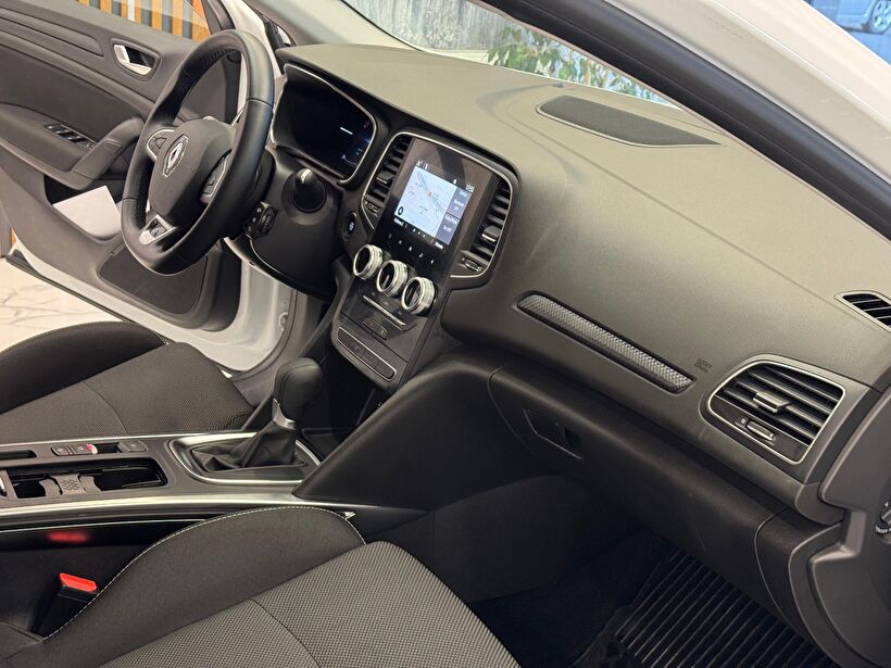 2024 Dizel Otomatik Renault Megane Beyaz Polat Araç Dizayn Otomotiv İnşaat Sanayi Ve Ticaret Limited Şirketi