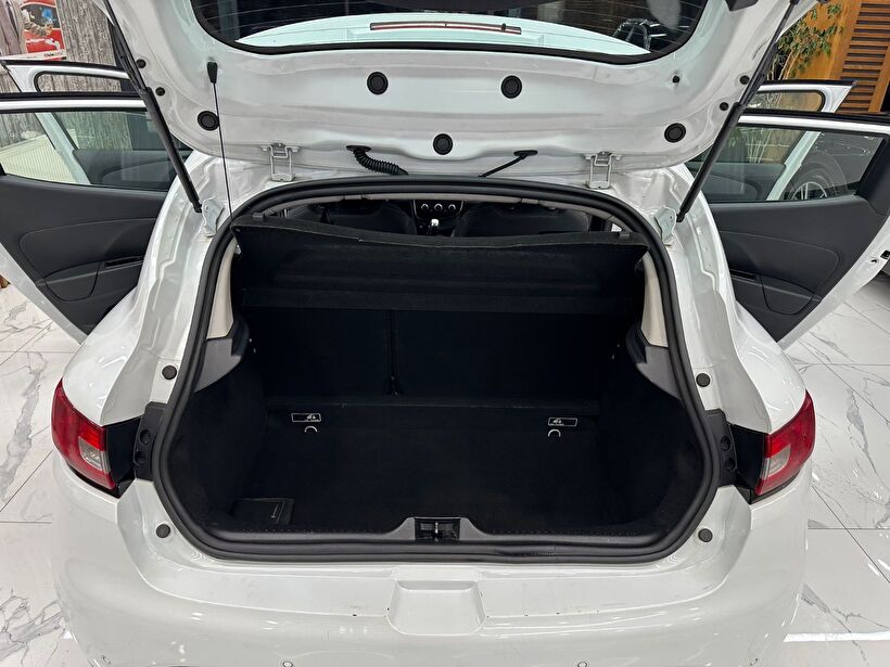 2017 Dizel Manuel Renault Clio Beyaz Polat Araç Dizayn Otomotiv İnşaat Sanayi Ve Ticaret Limited Şirketi