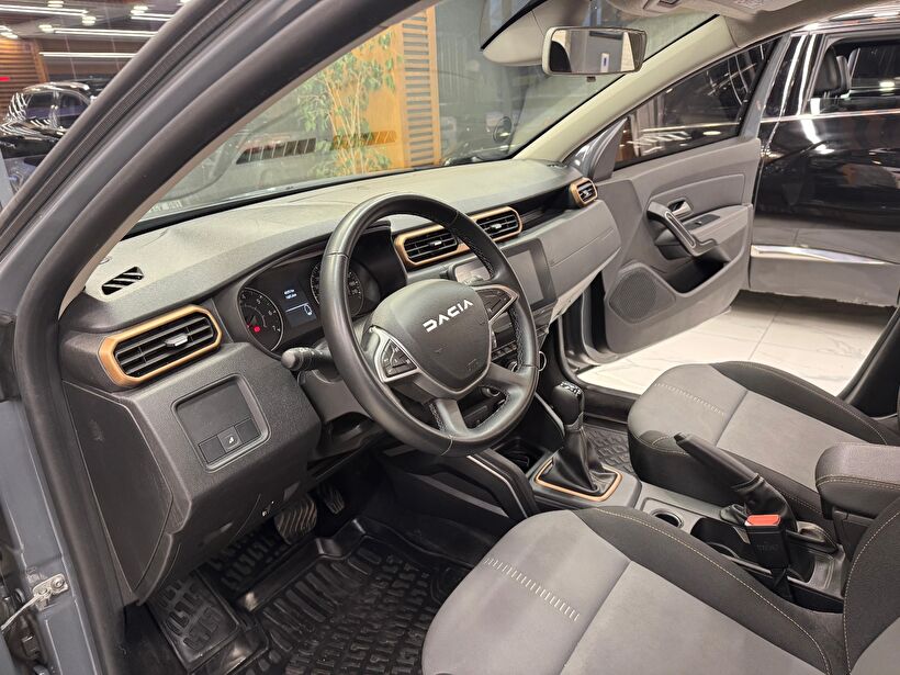 2024 Benzin Otomatik Dacia Duster Gri Polat Araç Dizayn Otomotiv İnşaat Sanayi Ve Ticaret Limited Şirketi