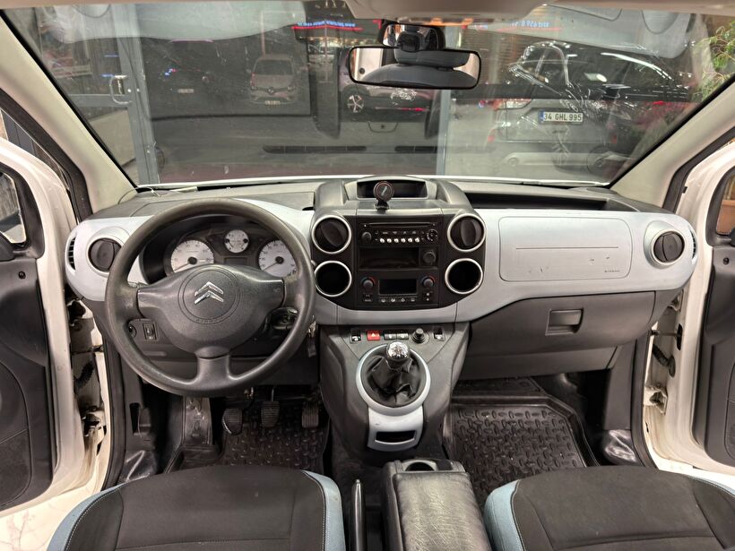 2015 Dizel Manuel Citroen Berlingo Beyaz Polat Araç Dizayn Otomotiv İnşaat Sanayi Ve Ticaret Limited Şirketi