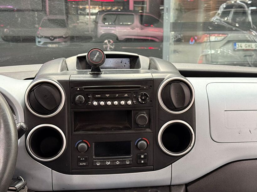 2015 Dizel Manuel Citroen Berlingo Beyaz Polat Araç Dizayn Otomotiv İnşaat Sanayi Ve Ticaret Limited Şirketi