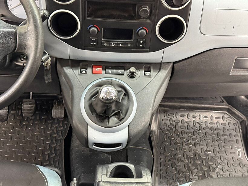 2015 Dizel Manuel Citroen Berlingo Beyaz Polat Araç Dizayn Otomotiv İnşaat Sanayi Ve Ticaret Limited Şirketi