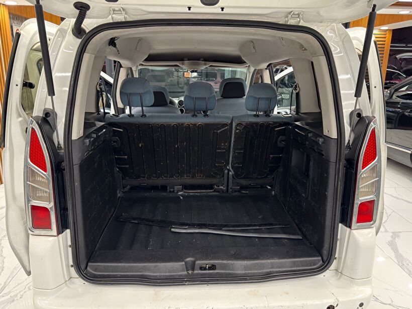 2015 Dizel Manuel Citroen Berlingo Beyaz Polat Araç Dizayn Otomotiv İnşaat Sanayi Ve Ticaret Limited Şirketi