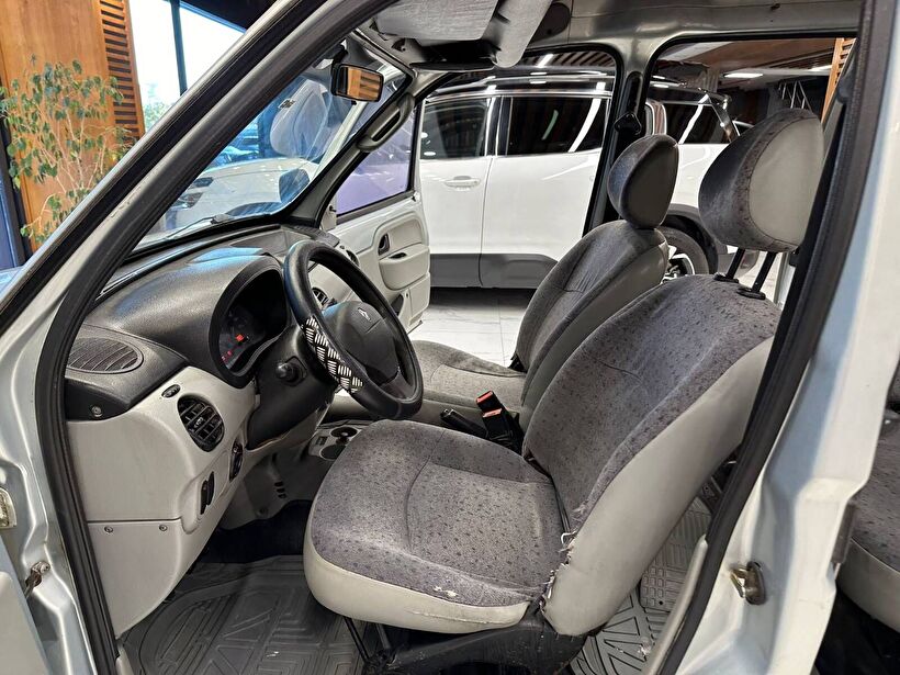 2004 Dizel Manuel Renault Kangoo Gri Polat Araç Dizayn Otomotiv İnşaat Sanayi Ve Ticaret Limited Şirketi