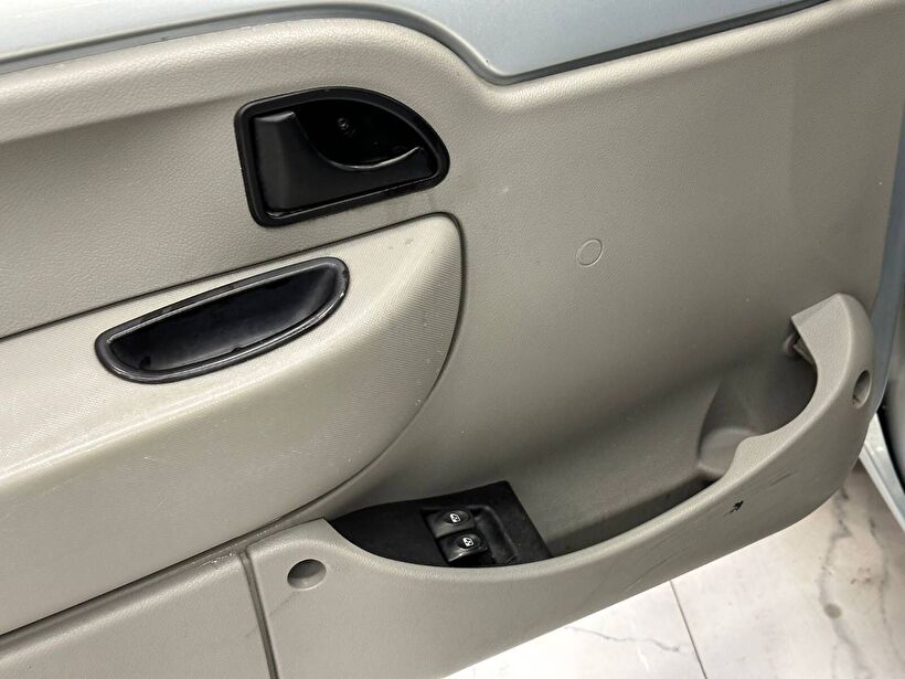 2004 Dizel Manuel Renault Kangoo Gri Polat Araç Dizayn Otomotiv İnşaat Sanayi Ve Ticaret Limited Şirketi
