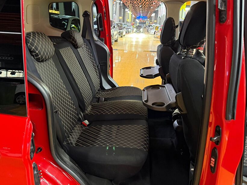 2015 Dizel Manuel Ford Tourneo Courier Kırmızı Polat Araç Dizayn Otomotiv İnşaat Sanayi Ve Ticaret Limited Şirketi