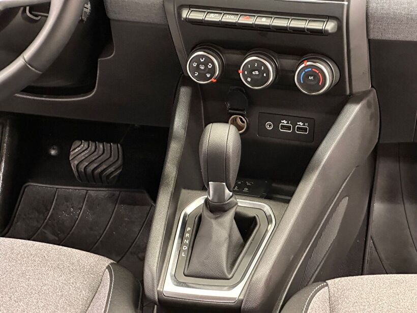 2024 Benzin Otomatik Renault Clio Mavi Polat Araç Dizayn Otomotiv İnşaat Sanayi Ve Ticaret Limited Şirketi