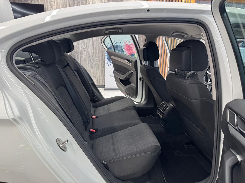 2021 Benzin Otomatik Volkswagen Passat Beyaz Polat Araç Dizayn Otomotiv İnşaat Sanayi Ve Ticaret Limited Şirketi