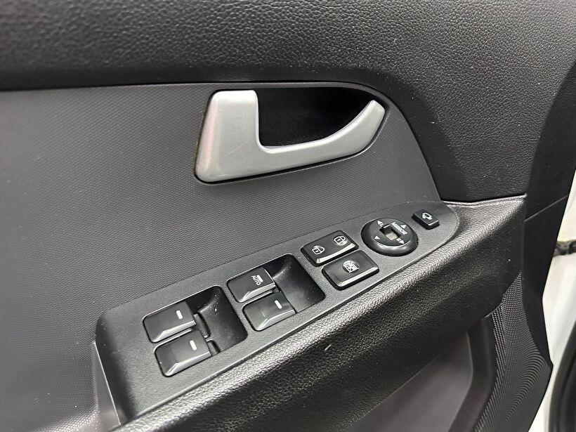 2014 Benzin Manuel Kia Sportage Beyaz Polat Araç Dizayn Otomotiv İnşaat Sanayi Ve Ticaret Limited Şirketi