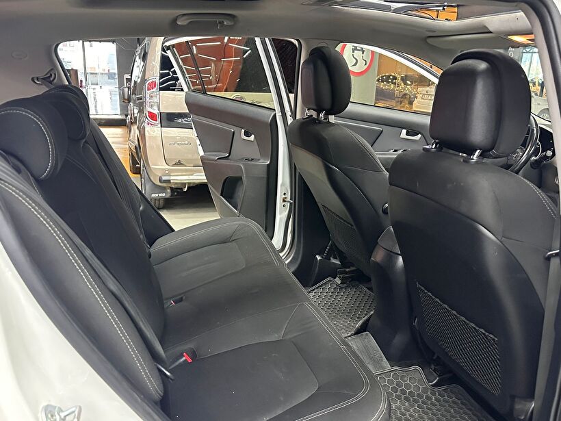 2014 Benzin Manuel Kia Sportage Beyaz Polat Araç Dizayn Otomotiv İnşaat Sanayi Ve Ticaret Limited Şirketi