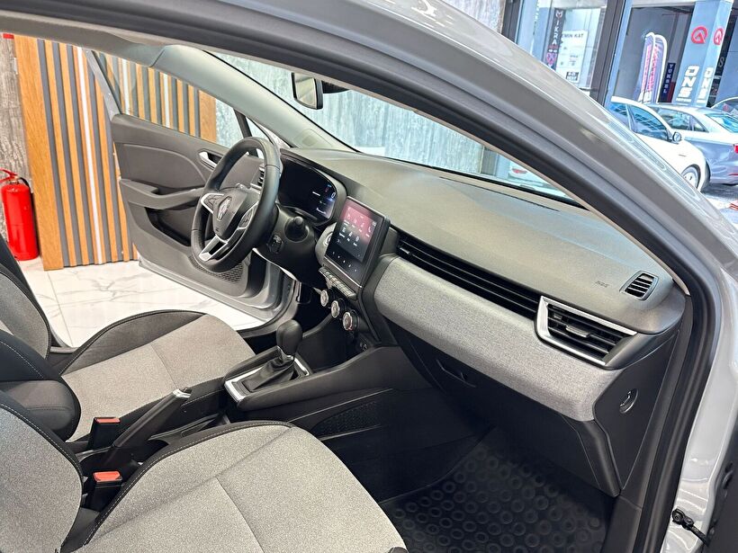 2025 Benzin Otomatik Renault Clio Gri Polat Araç Dizayn Otomotiv İnşaat Sanayi Ve Ticaret Limited Şirketi