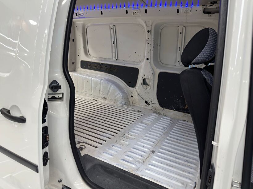 2013 Dizel Manuel Volkswagen Caddy Beyaz Polat Araç Dizayn Otomotiv İnşaat Sanayi Ve Ticaret Limited Şirketi