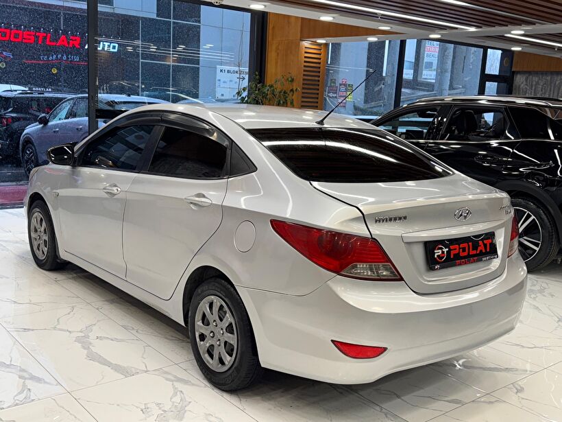 2013 Dizel Otomatik Hyundai Accent Blue Gümüş Gri Polat Araç Dizayn Otomotiv İnşaat Sanayi Ve Ticaret Limited Şirketi