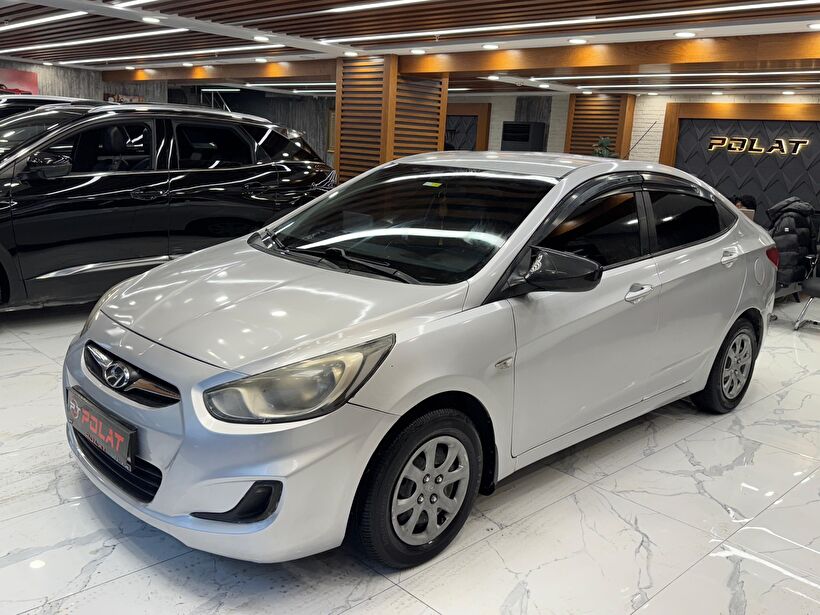 2013 Dizel Otomatik Hyundai Accent Blue Gümüş Gri Polat Araç Dizayn Otomotiv İnşaat Sanayi Ve Ticaret Limited Şirketi