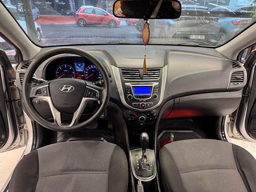 2013 Dizel Otomatik Hyundai Accent Blue Gümüş Gri Polat Araç Dizayn Otomotiv İnşaat Sanayi Ve Ticaret Limited Şirketi