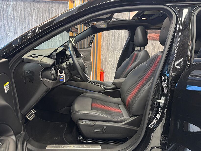 2025 Benzin Otomatik Alfa Romeo Junior Ibrida Siyah Polat Araç Dizayn Otomotiv İnşaat Sanayi Ve Ticaret Limited Şirketi