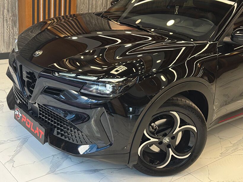 2025 Benzin Otomatik Alfa Romeo Junior Ibrida Siyah Polat Araç Dizayn Otomotiv İnşaat Sanayi Ve Ticaret Limited Şirketi