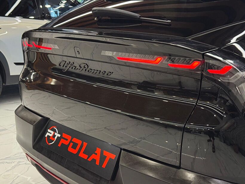 2025 Benzin Otomatik Alfa Romeo Junior Ibrida Siyah Polat Araç Dizayn Otomotiv İnşaat Sanayi Ve Ticaret Limited Şirketi