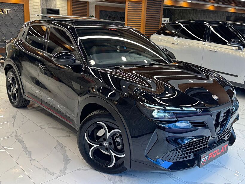 2025 Benzin Otomatik Alfa Romeo Junior Ibrida Siyah Polat Araç Dizayn Otomotiv İnşaat Sanayi Ve Ticaret Limited Şirketi