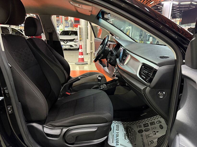 2021 Benzin Otomatik Kia Rio Siyah Polat Araç Dizayn Otomotiv İnşaat Sanayi Ve Ticaret Limited Şirketi
