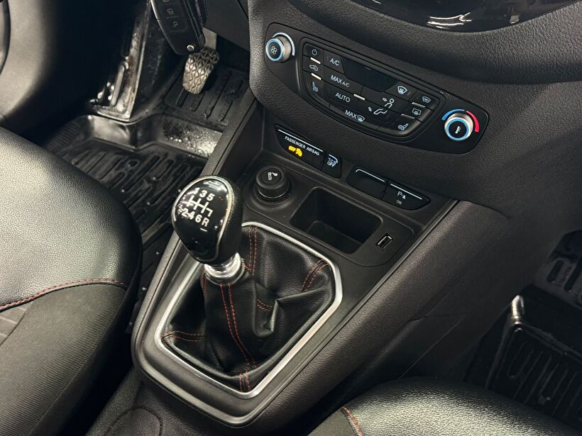 2022 Dizel Manuel Ford Tourneo Courier Siyah Polat Araç Dizayn Otomotiv İnşaat Sanayi Ve Ticaret Limited Şirketi