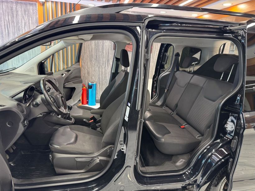 2022 Dizel Manuel Ford Tourneo Courier Siyah Polat Araç Dizayn Otomotiv İnşaat Sanayi Ve Ticaret Limited Şirketi