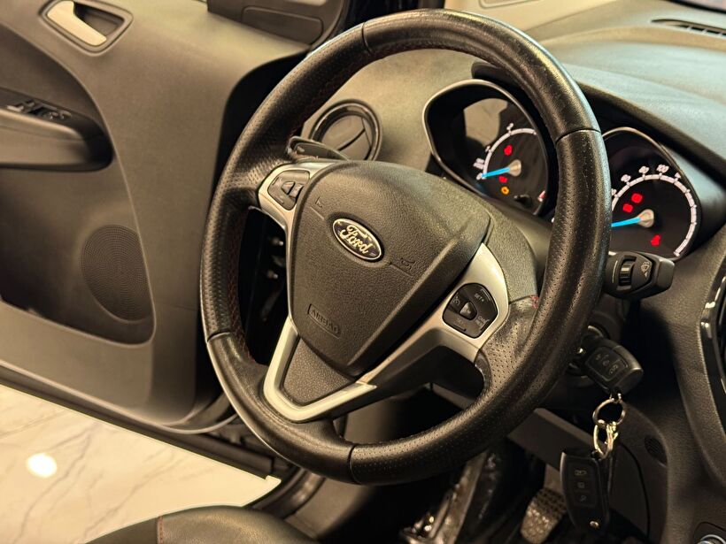 2022 Dizel Manuel Ford Tourneo Courier Siyah Polat Araç Dizayn Otomotiv İnşaat Sanayi Ve Ticaret Limited Şirketi