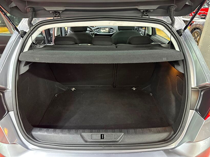 2015 Benzin Otomatik Peugeot 308 Gümüş Gri Polat Araç Dizayn Otomotiv İnşaat Sanayi Ve Ticaret Limited Şirketi