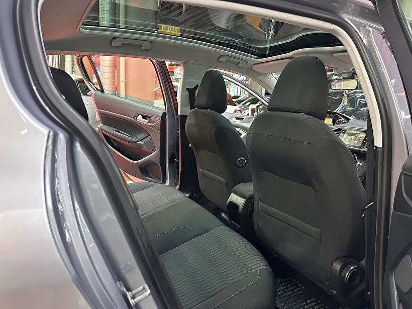 2015 Benzin Otomatik Peugeot 308 Gümüş Gri Polat Araç Dizayn Otomotiv İnşaat Sanayi Ve Ticaret Limited Şirketi