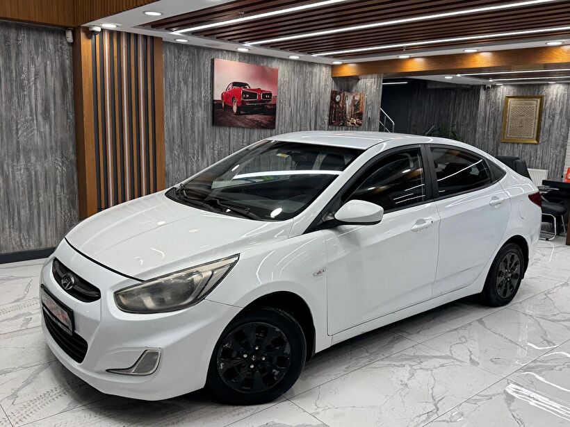 2014 Dizel Manuel Hyundai Accent Blue Gümüş Gri Polat Araç Dizayn Otomotiv İnşaat Sanayi Ve Ticaret Limited Şirketi